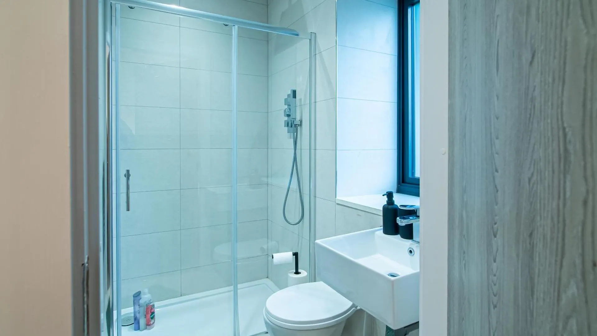 Apartament Modern 4-Bed Townhouse, Conveniently Located Near Leeds City Centre - Perfect For Corporate Stays Wielka Brytania