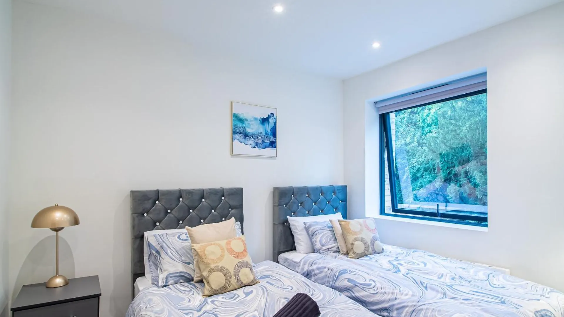 Modern 4-Bed Townhouse, Conveniently Located Near Leeds City Centre - Perfect For Corporate Stays Wielka Brytania