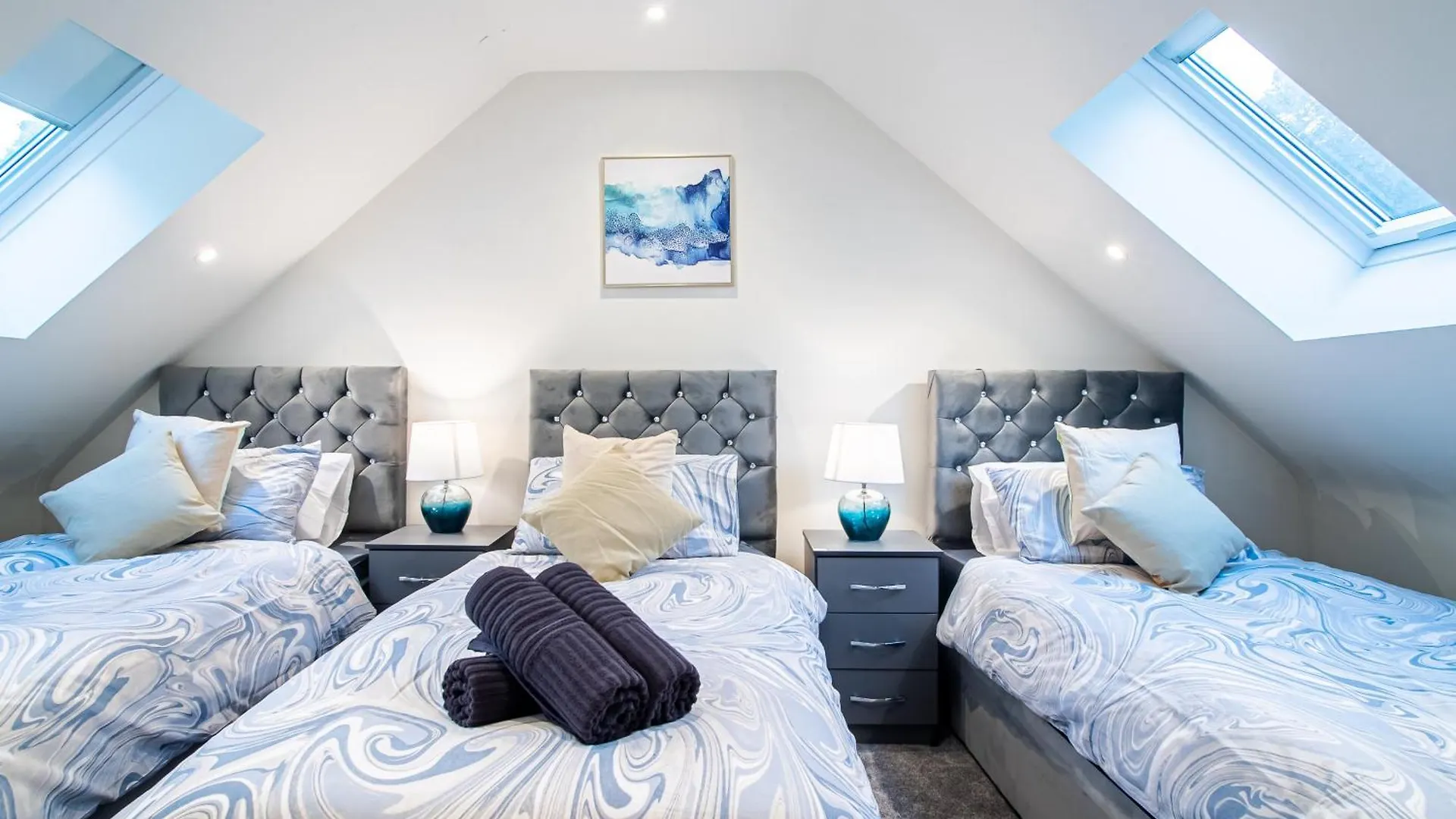 Modern 4-Bed Townhouse, Conveniently Located Near Leeds City Centre - Perfect For Corporate Stays Leeds (West Yorkshire)
